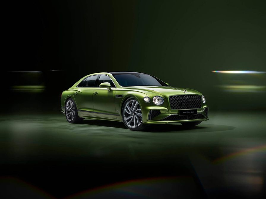 Мощный седан в истории Bentley — Flying Spur 2025