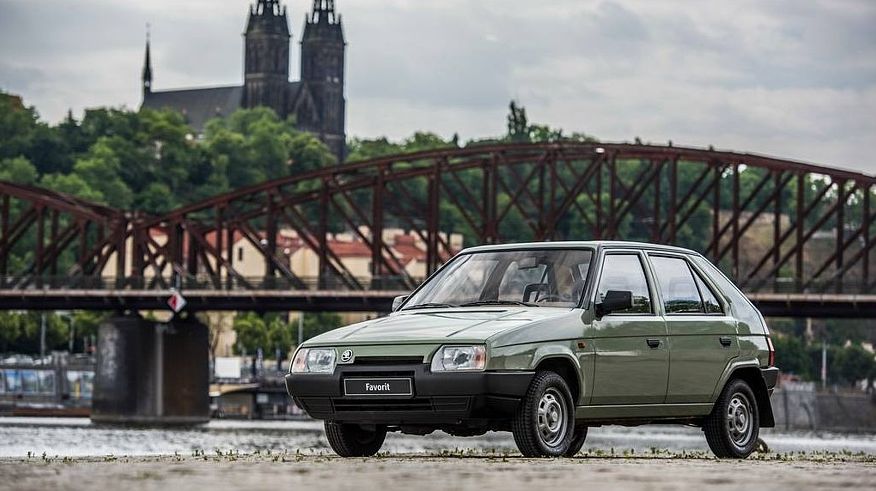 Матч ЧССР - СРСР: порівнюємо ВАЗ-2109 і Skoda Favorit