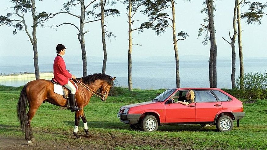 Матч ЧССР - СРСР: порівнюємо ВАЗ-2109 і Skoda Favorit