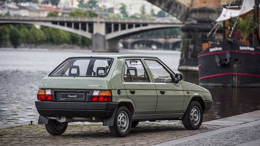 Матч ЧССР - СРСР: порівнюємо ВАЗ-2109 і Skoda Favorit