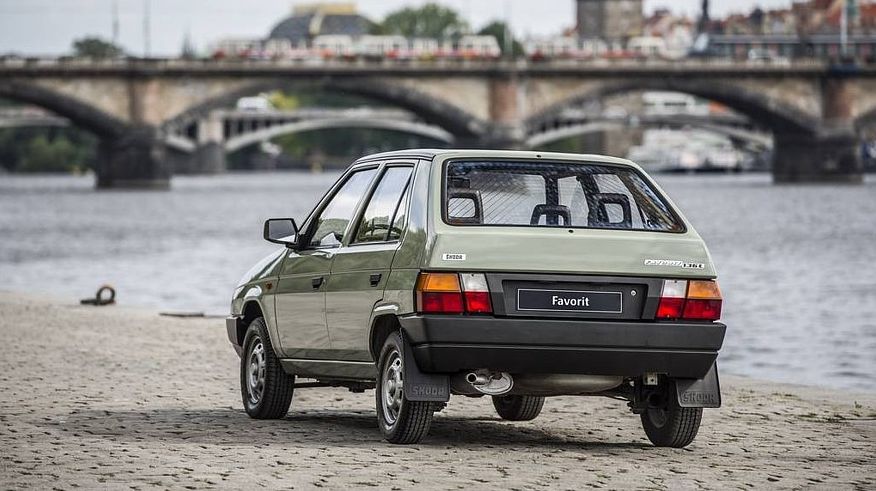 Матч ЧССР - СРСР: порівнюємо ВАЗ-2109 і Skoda Favorit