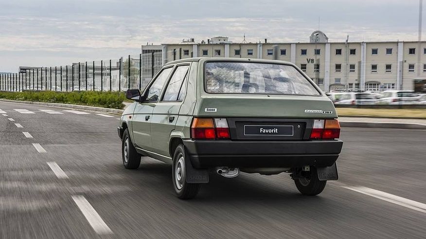 Матч ЧССР - СРСР: порівнюємо ВАЗ-2109 і Skoda Favorit