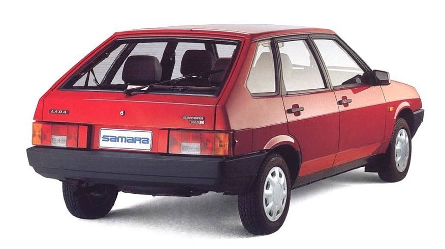 Матч ЧССР - СРСР: порівнюємо ВАЗ-2109 і Skoda Favorit